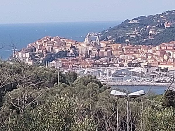 locale di sgombero in vendita ad Imperia in zona Oneglia