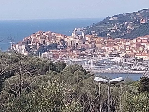 locale di sgombero in vendita ad Imperia in zona Oneglia