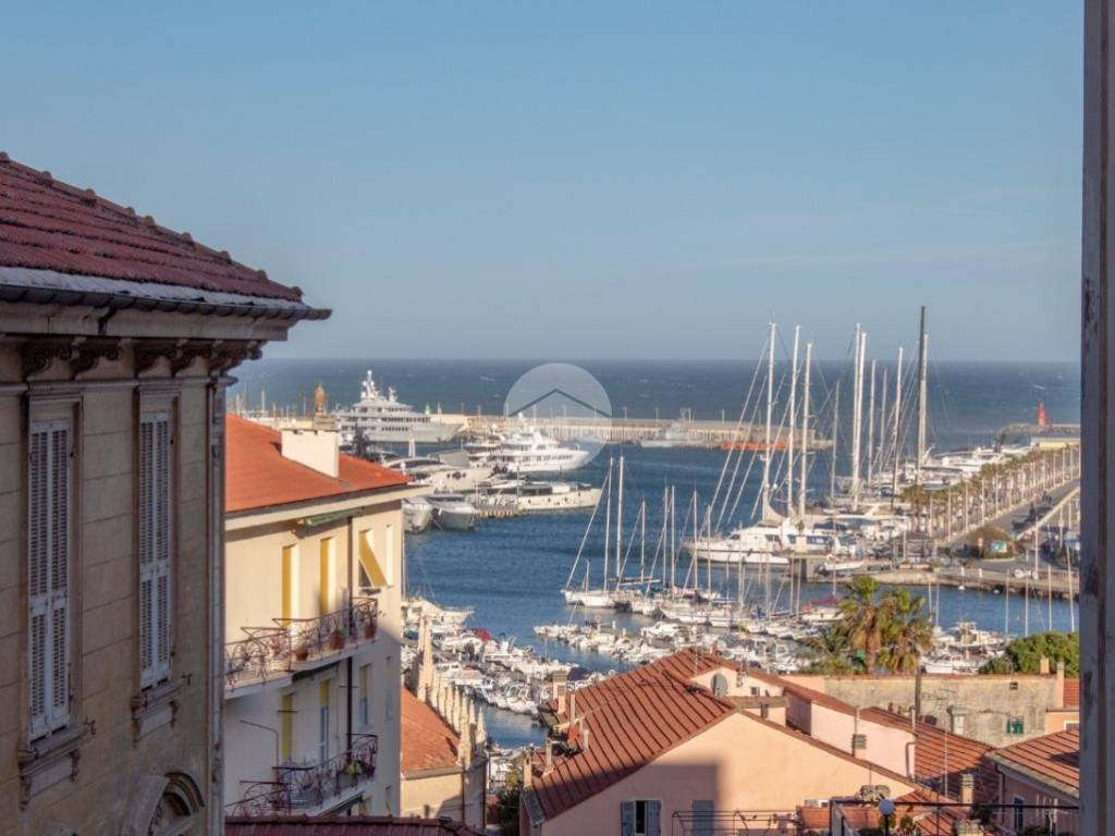appartamento in vendita ad Imperia