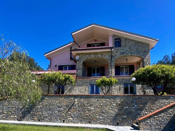 appartamento in vendita ad Imperia in zona Oneglia