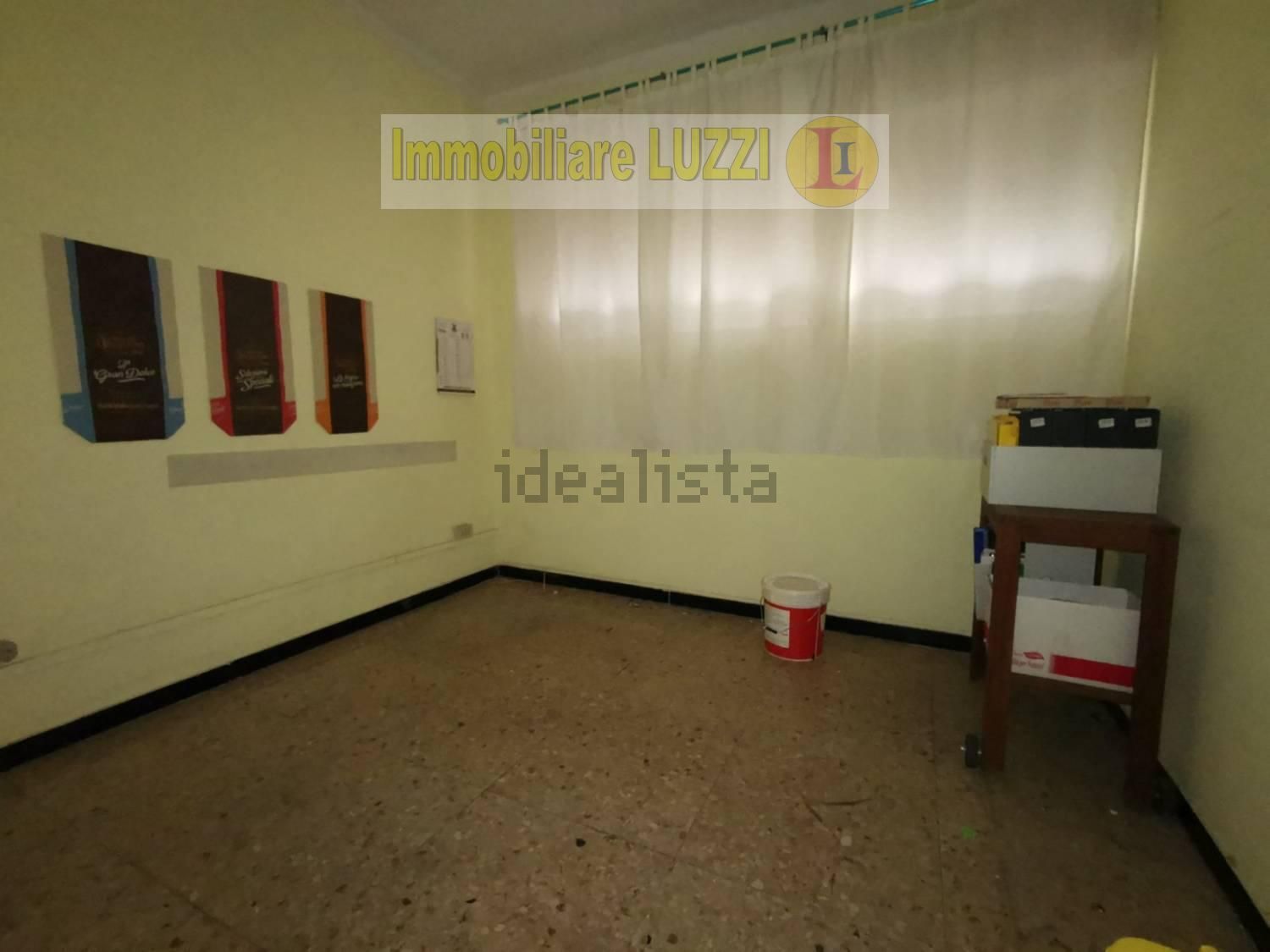 locale di sgombero in vendita ad Imperia in zona Oneglia