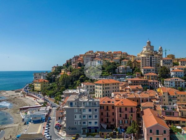 appartamento in vendita ad Imperia in zona Porto Maurizio