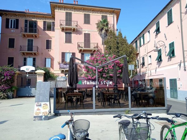 negozio in vendita ad Imperia in zona Porto Maurizio