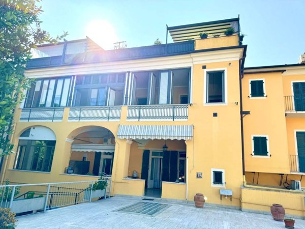 appartamento in vendita ad Imperia in zona Porto Maurizio