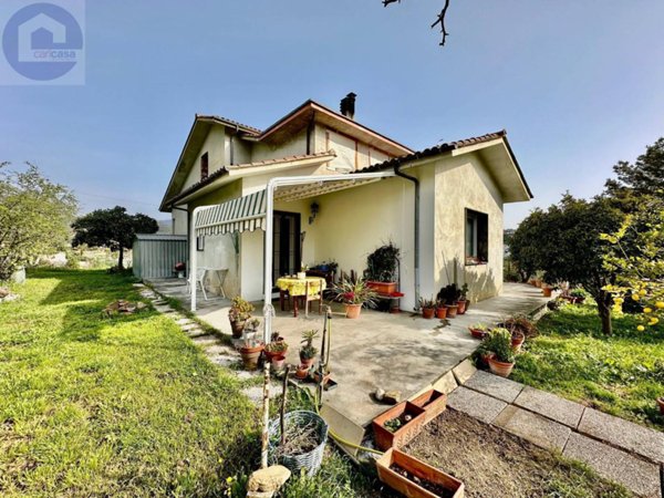 casa indipendente in vendita ad Imperia in zona Torrazza / Clavi