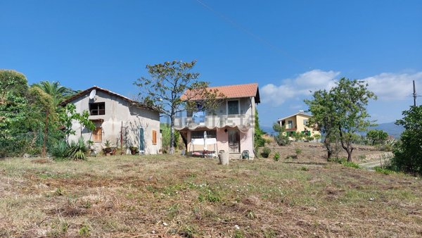 quadrivano in vendita ad Imperia
