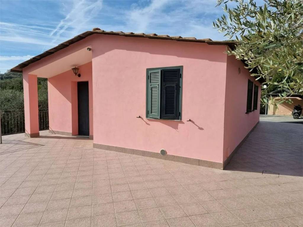 appartamento in vendita ad Imperia in zona Oneglia