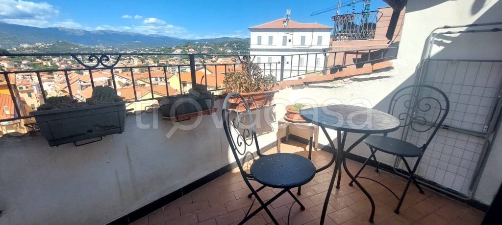 appartamento in vendita ad Imperia in zona Porto Maurizio