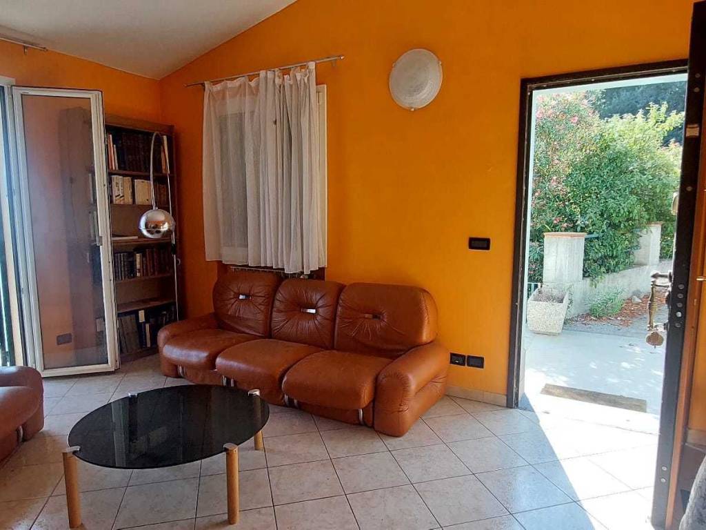 casa indipendente in vendita ad Imperia in zona Porto Maurizio