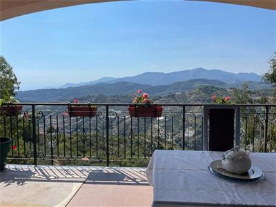 casa indipendente in vendita ad Imperia