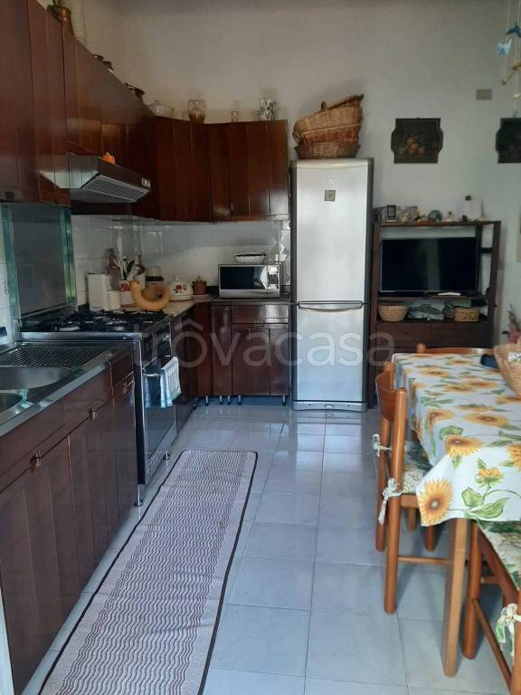 appartamento in vendita ad Imperia in zona Moltedo