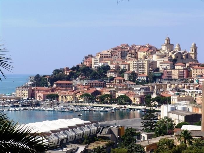 appartamento in vendita ad Imperia in zona Porto Maurizio