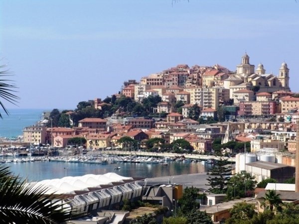 appartamento in vendita ad Imperia in zona Porto Maurizio