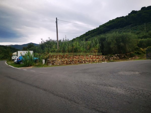 terreno edificabile in vendita ad Imperia