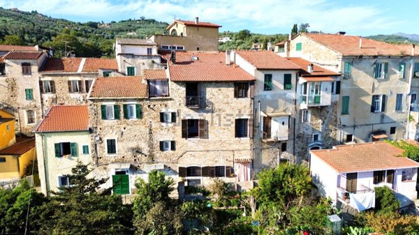 casa indipendente in vendita ad Imperia