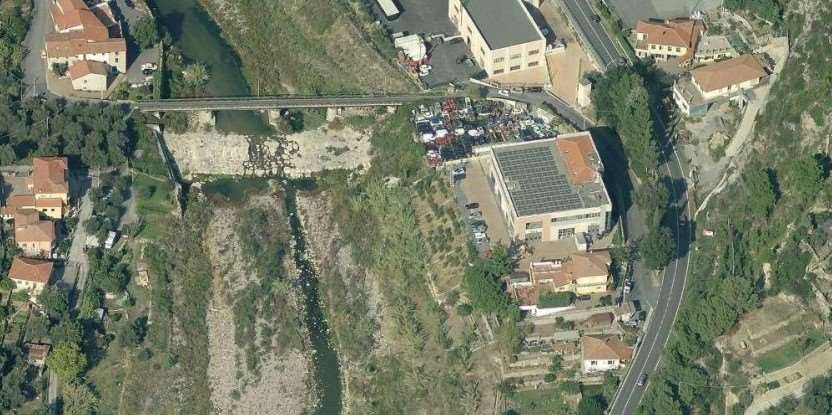 locale di sgombero in vendita ad Imperia