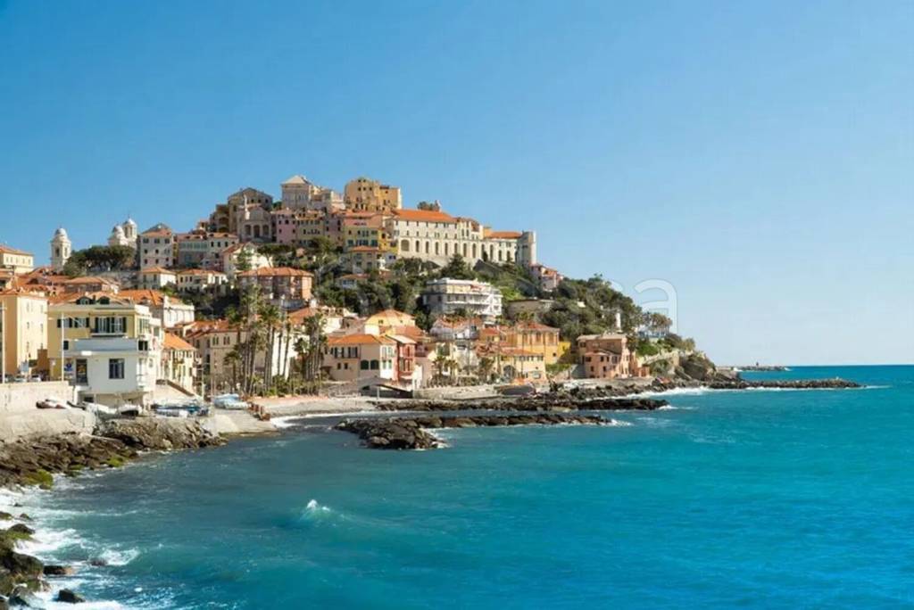 appartamento in vendita ad Imperia in zona Porto Maurizio