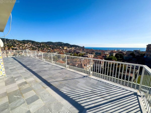 appartamento in vendita ad Imperia in zona Porto Maurizio
