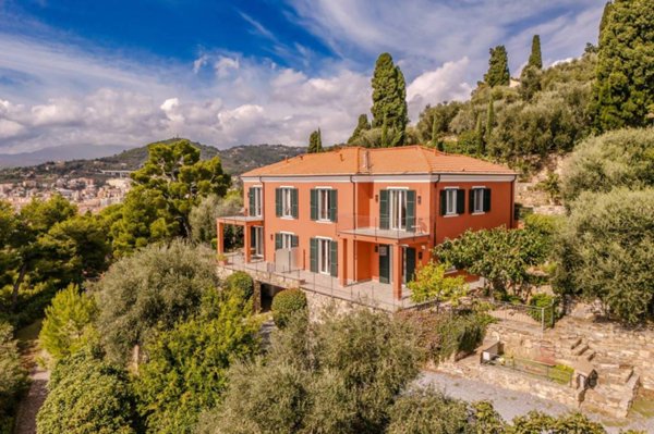 casa indipendente in vendita ad Imperia in zona Oneglia