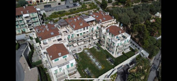 appartamento in vendita ad Imperia in zona Porto Maurizio