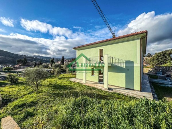 appartamento in vendita ad Imperia in zona Porto Maurizio