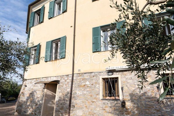 casa indipendente in vendita ad Imperia in zona Porto Maurizio