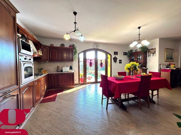 casa indipendente in vendita ad Imperia