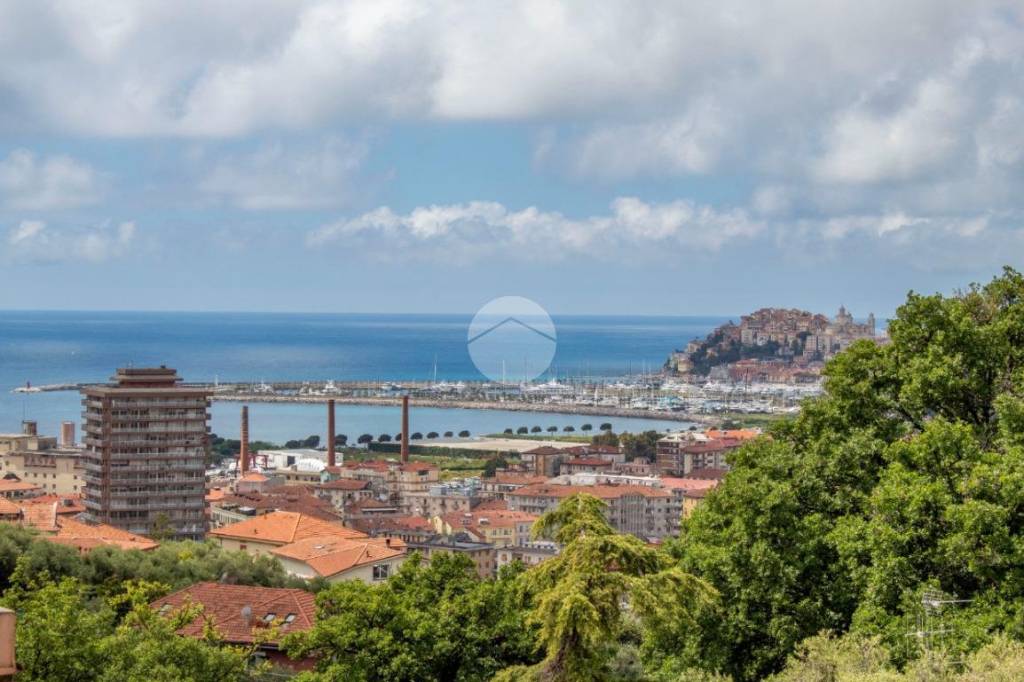 appartamento in vendita ad Imperia in zona Oneglia