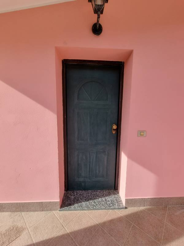 casa indipendente in vendita ad Imperia in zona Oneglia