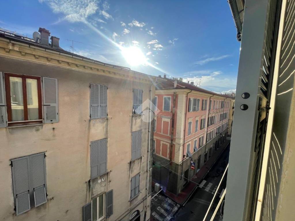 appartamento in vendita ad Imperia in zona Oneglia