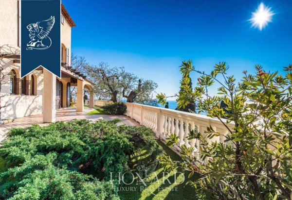 casa indipendente in vendita ad Imperia in zona Oneglia
