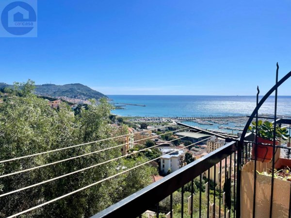 appartamento in vendita ad Imperia in zona Porto Maurizio