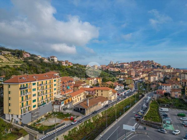 appartamento in vendita ad Imperia in zona Porto Maurizio