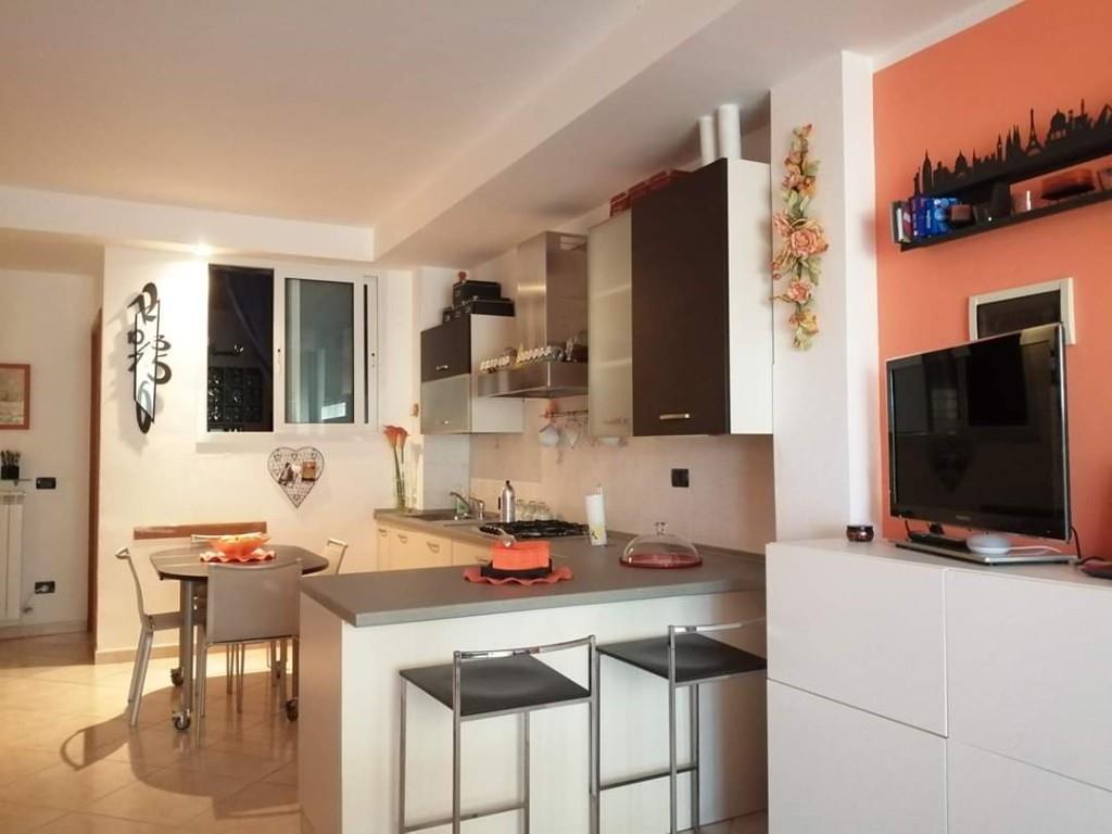 appartamento in vendita ad Imperia in zona Porto Maurizio