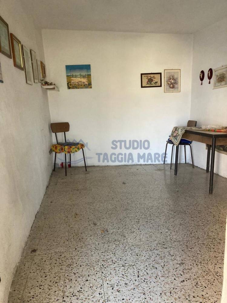 casa indipendente in vendita ad Imperia in zona Poggi