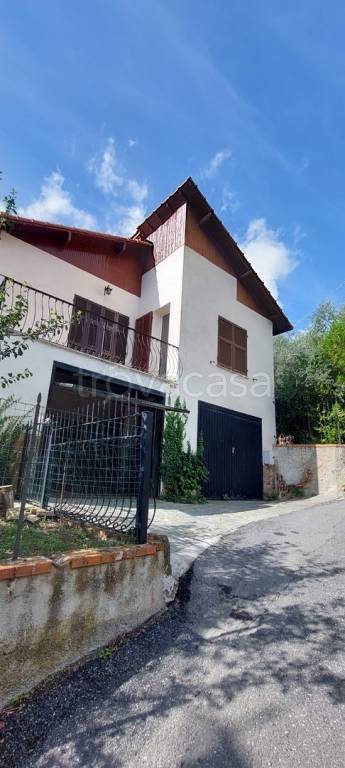 casa indipendente in vendita ad Imperia in zona Montegrazie