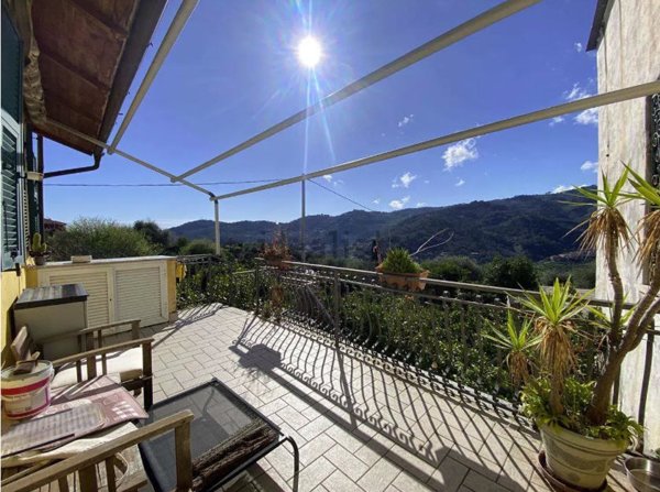 appartamento in vendita ad Imperia in zona Costa d'Oneglia