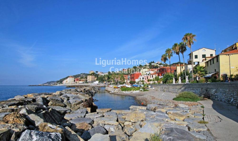 appartamento in vendita ad Imperia in zona Porto Maurizio