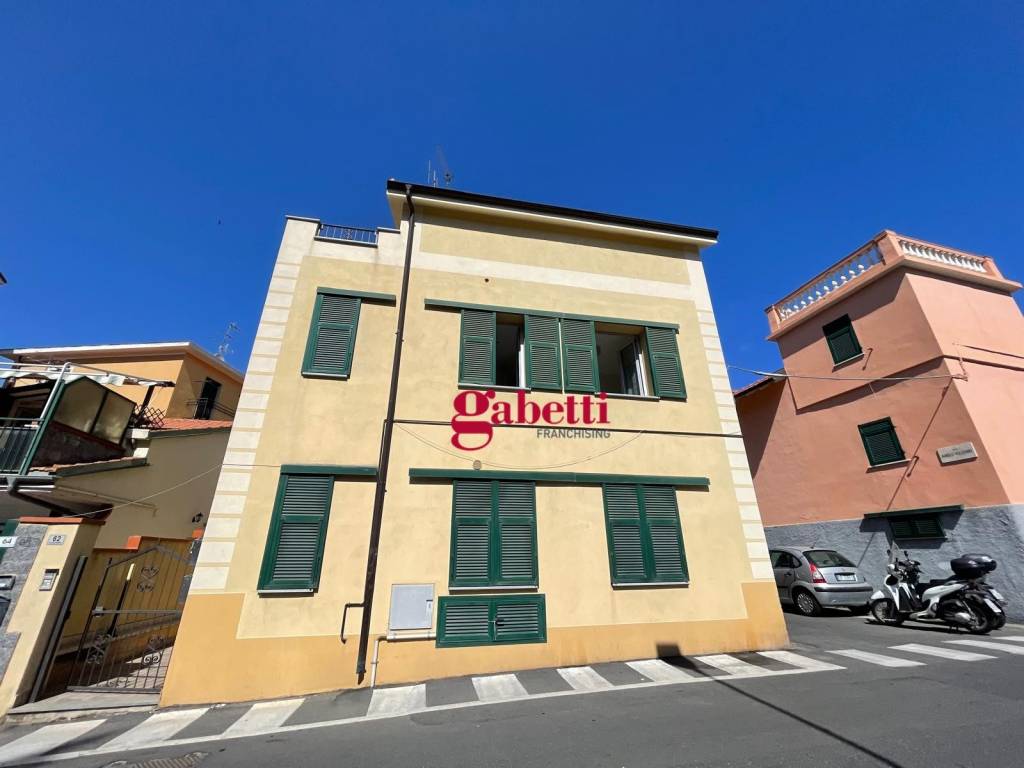 appartamento in vendita ad Imperia in zona Oneglia