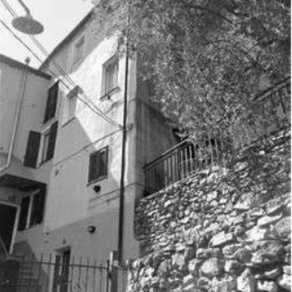casa semindipendente in vendita ad Imperia in zona Moltedo