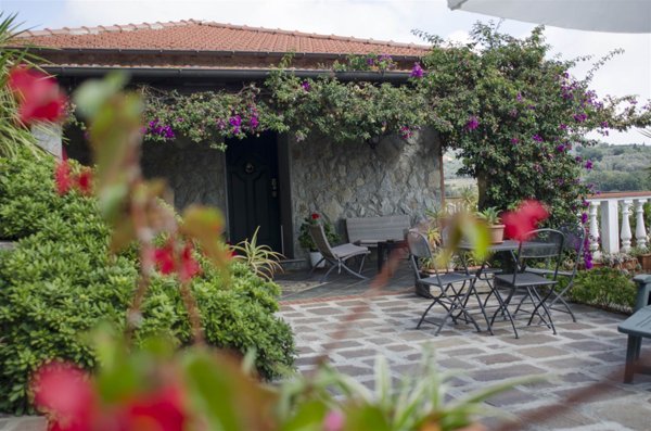 casa indipendente in vendita ad Imperia in zona Porto Maurizio
