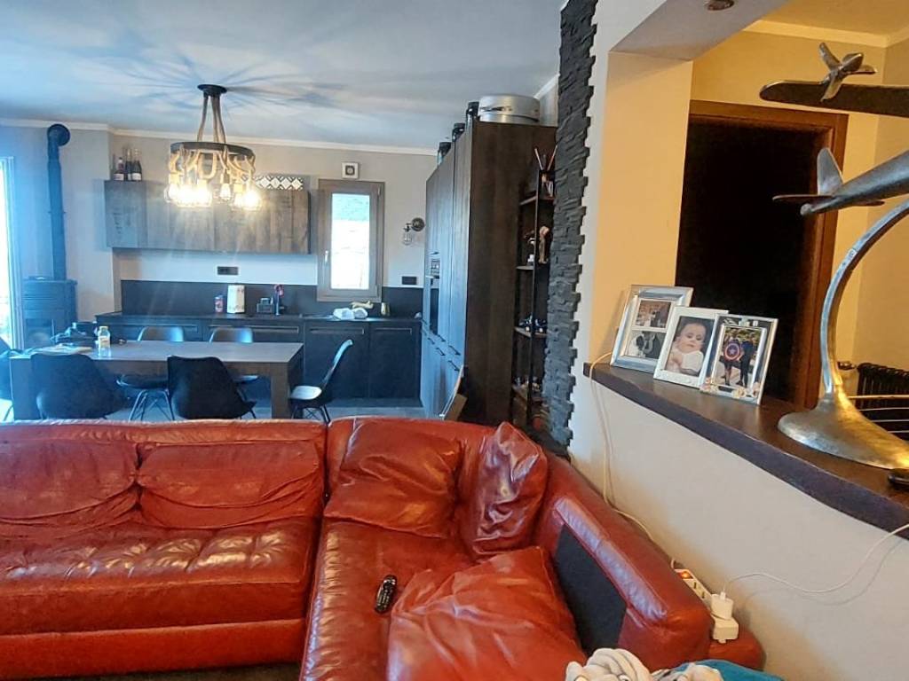 casa indipendente in vendita ad Imperia in zona Porto Maurizio