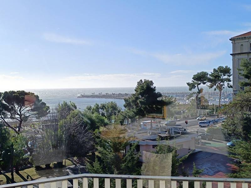 appartamento in vendita ad Imperia in zona Porto Maurizio
