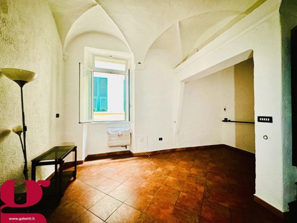 appartamento in vendita ad Imperia in zona Porto Maurizio