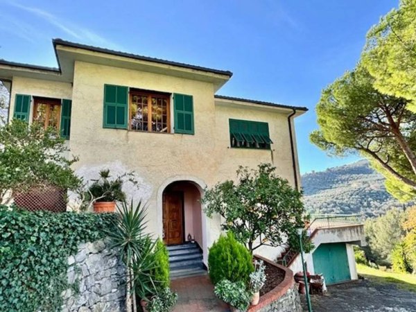 casa indipendente in vendita ad Imperia