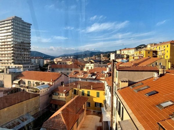 appartamento in vendita ad Imperia in zona Oneglia