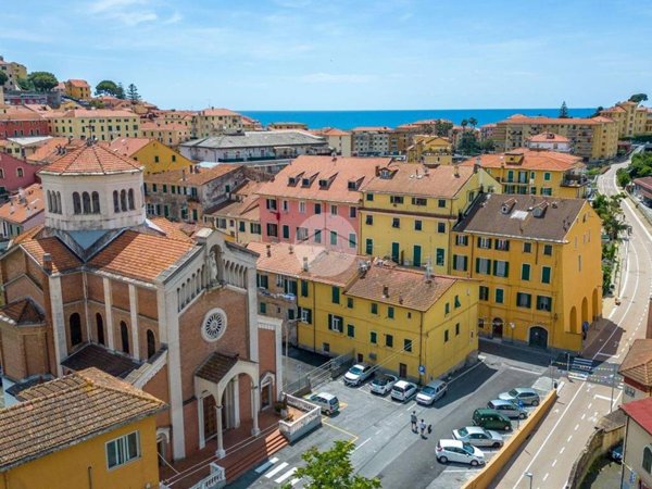 appartamento in vendita ad Imperia in zona Porto Maurizio