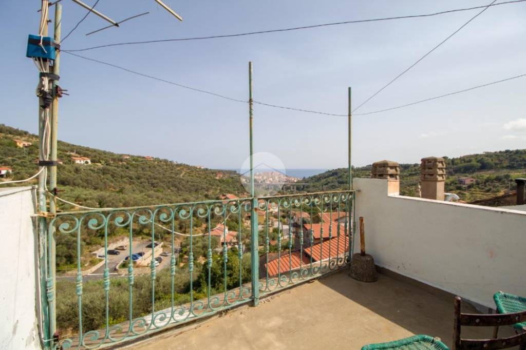 appartamento in vendita ad Imperia in zona Porto Maurizio