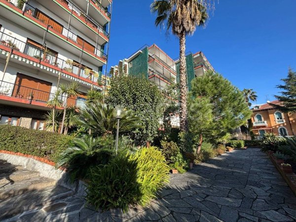 appartamento in vendita ad Imperia in zona Porto Maurizio