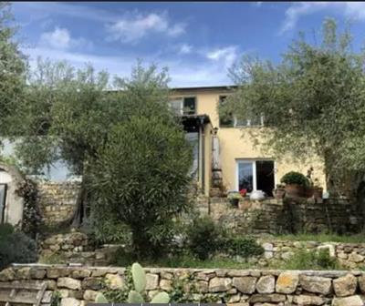 casa indipendente in vendita ad Imperia